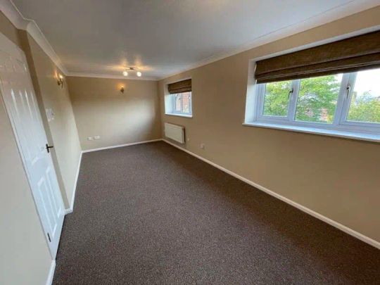 Alexandra Road, Kingsholm - Photo 1
