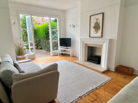 2 Bed Maisonette, Otley Road, LS16 - Photo 2