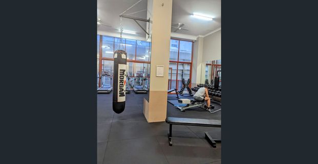 Sydney TOWNHALL CBD – Furnished master room include bills - Photo 1