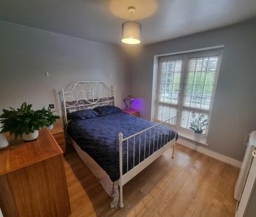 1 bedroom in a flat share to rent - Photo 2