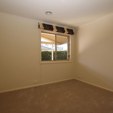 Easy living in Amaroo - Photo 4