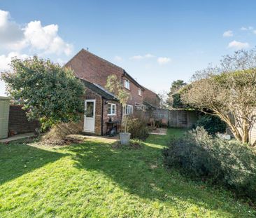 2 bedroom semi-detached house to rent - Photo 2