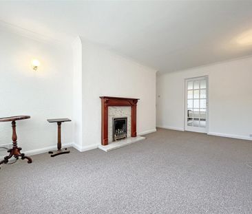2 bedroom Detached bungalow to rent - Photo 3