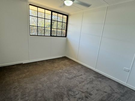 Low Maintenance 2 Bedroom Unit - No pets allowed at this property - Photo 4