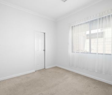 Live by the Estuary in a fantastic location. - Photo 5