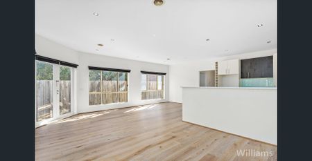 A NEWPORT GEM! - Photo 4