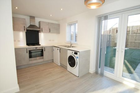 2 bedroom end of terrace house to rent - Photo 5