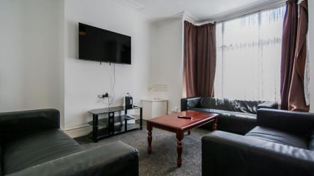 7 bedroom terraced house to rent - Photo 3