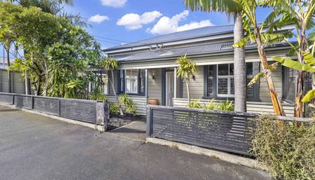 Renovated freestanding home delivers sought-after Ponsonby lifestyle. - Photo 3