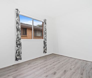 2 BEDROOM - RENOVATED UNIT WITH LOCK-UP GARAGE! 350M TO AUBURN STATION - Photo 1