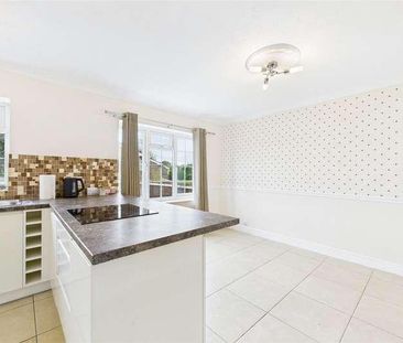 Pennine Way, Farnborough, Hampshire, GU14 - Photo 1