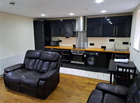 Studio to rent - Photo 1