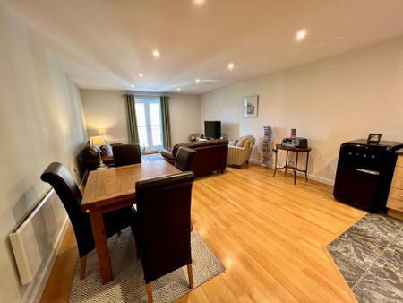 2 bedroom apartment to rent - Photo 3