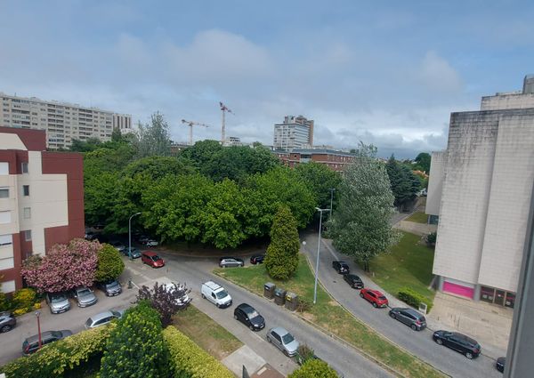 Apartamento T4 para Arrendamento com Garagem em zona prestigiada no Porto