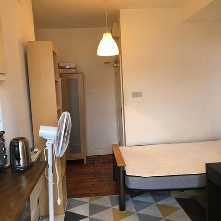 Studio to rent - Photo 3