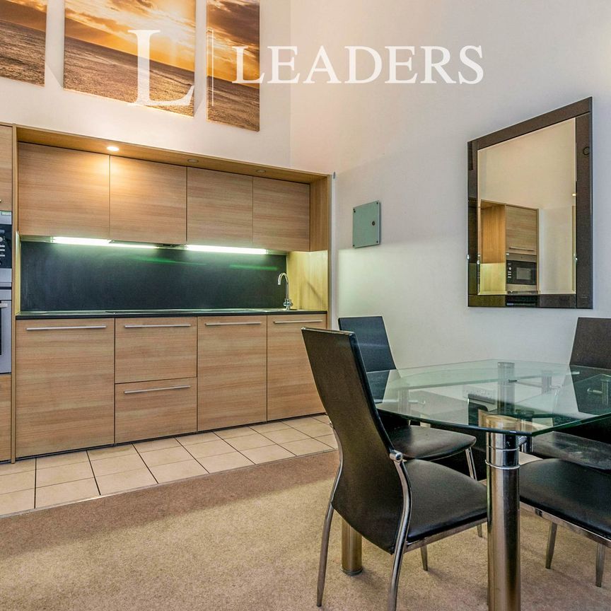 2 bedroom apartment to rent Pretoria Road, Chertsey, KT16 - Photo 1