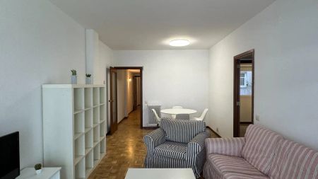 Piso de alquiler en Calle Dos de Maig, 218, El Camp de l'Arpa del Clot - Foto 2