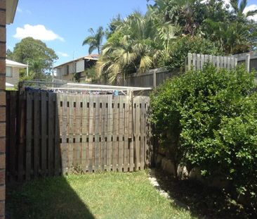 Beautiful Townhouse close to EVERYTHING - Photo 3
