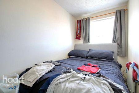 3 bedroom end of terrace house to rent - Photo 4