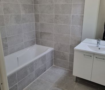 Location Appartement 3 pièces 67m² BRIGNOLES 83170 - Photo 5