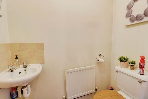 2 bedroom terraced house to rent - Photo 1