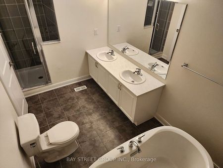 For Lease - 18 Military Crescent, Brampton, Ontario - Photo 5