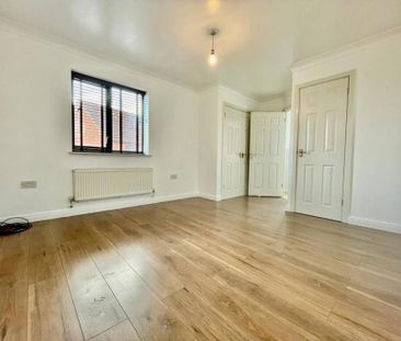 3 bedroom detached house to rent - Photo 5