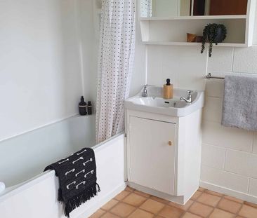 Spacious 1 bedroom unit with 1 bathroom - Photo 5