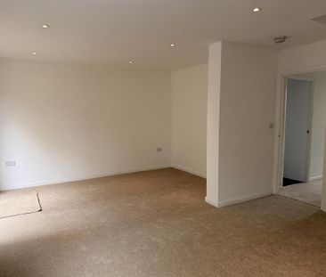 3 bedroom detached house to rent - Photo 3