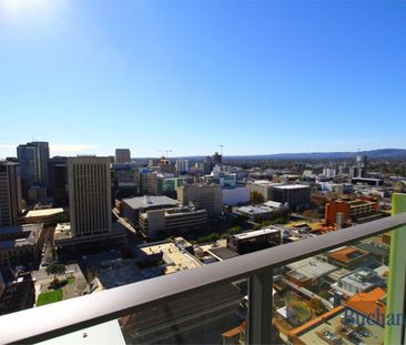 Amazing CBD skyline views - Photo 6