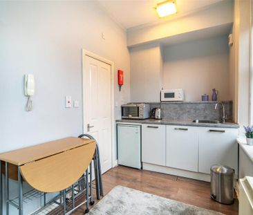 Studio to rent - Photo 3