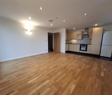 2 bedroom flat to rent - Photo 4