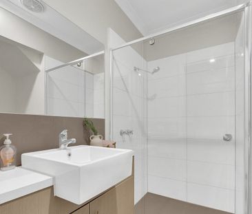 Noble Park - Photo 1