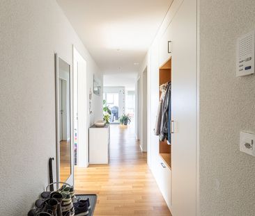 Moderne 3.5 Zimmer-Wohnung mit viel Platz - Photo 4