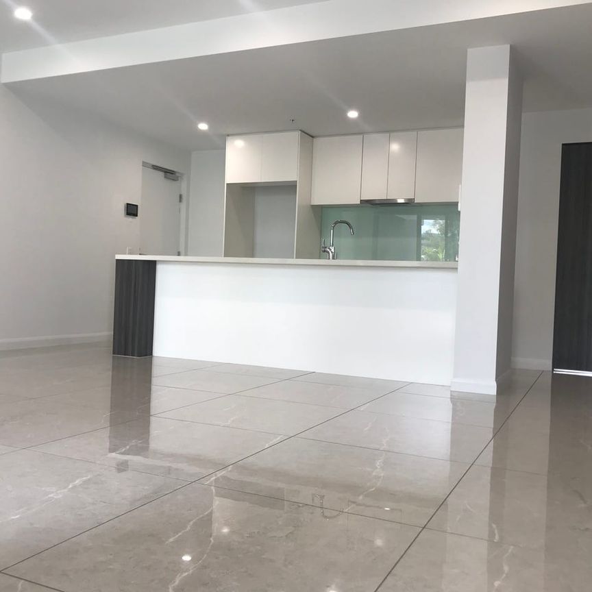 2 bedroom unit with park view - Photo 1