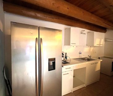 ROGNONAS - Appartement en duplex meublé dans le centre du village., - Photo 3