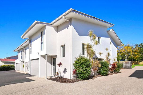 Modern Townhouse Located in the Heart of Maroochydore&excl; - Photo 1