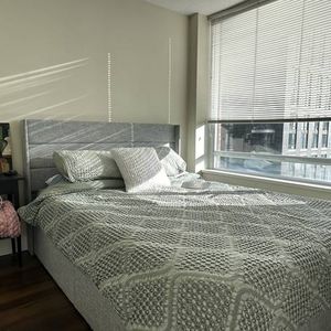 Taylor Swift Concert - Downtown (Yaletown) Apartment Available - Photo 2