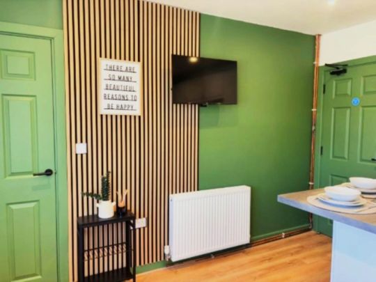 Croftside Close (Room 3), Leeds, Seacroft - Photo 1