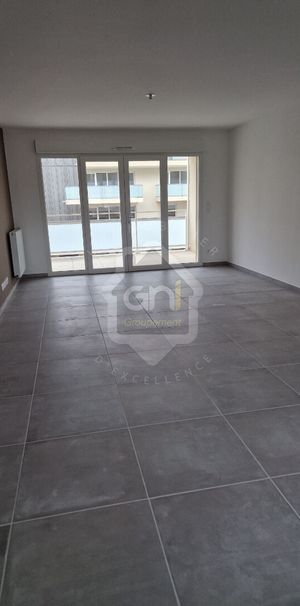 Location Appartement 3 pièces 71m² - Photo 1