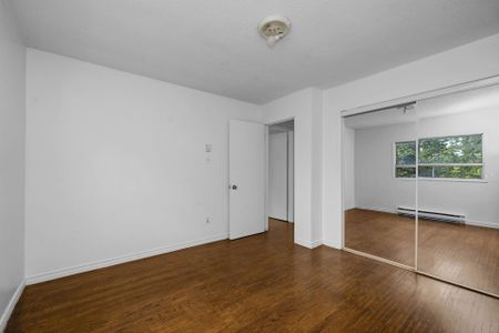 For Lease - 28 Adamson Street, Halton Hills, Ontario - Photo 2