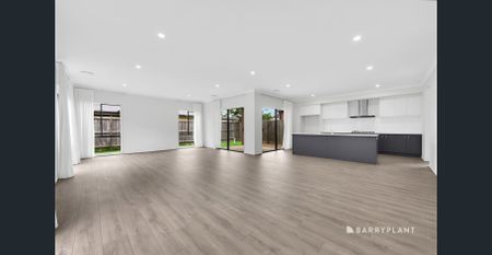 Stunning Newly Constructed 5-Bed Family Home APPLICATION CODE: BP23 - Photo 3