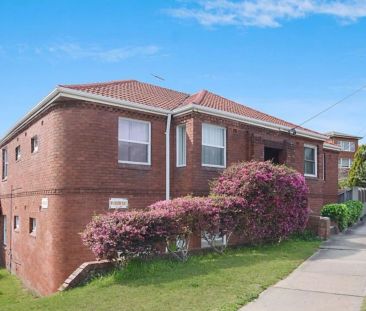 Freshly renovated 2 bedroom garden apartment - Photo 6