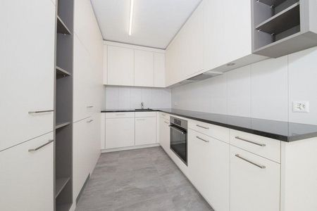 im 2020 renovierte, helle 3.5-Zimmerwohnung zu vermieten - Photo 2