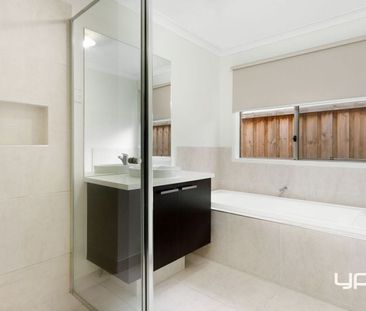 BEAUTIFUL FAMILY HOME - Photo 6