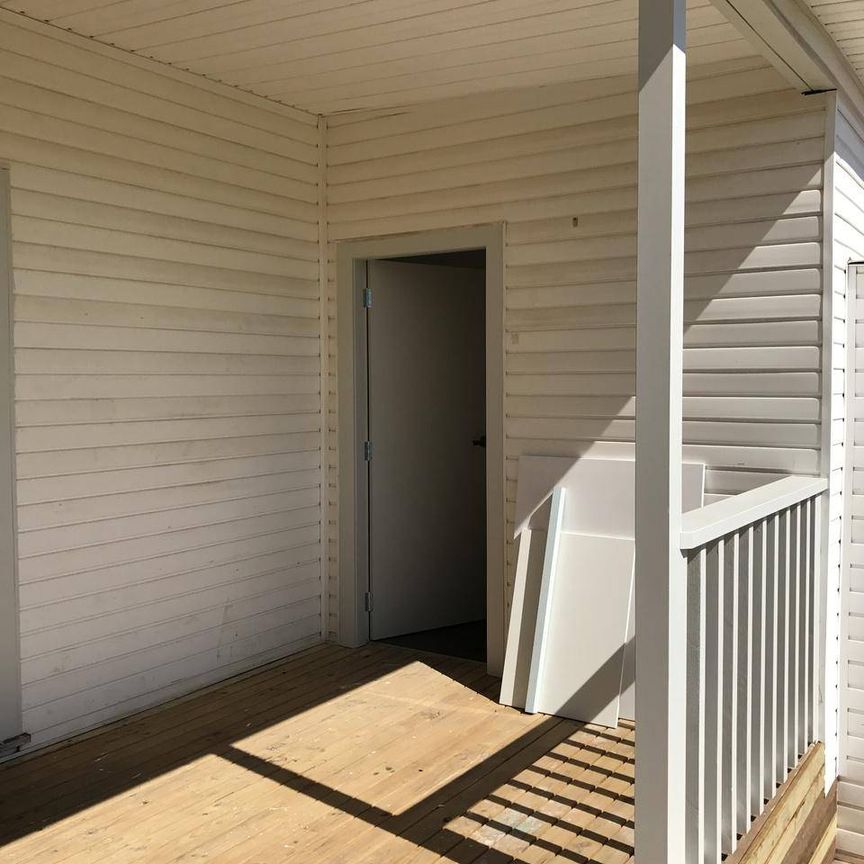 FULLY RENOVATED WITH NOTHING LEFT OUT!! - Photo 1