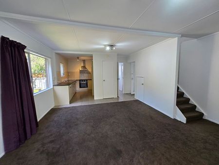 3 Bedrooms 1.5 Bathroom House - Photo 4