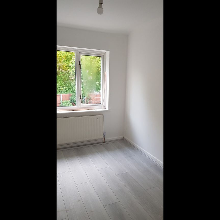 Hinchliffe Avenue - Photo 1