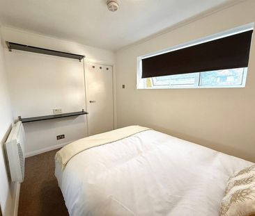 1 Bedroom Apartment To Let - Photo 2