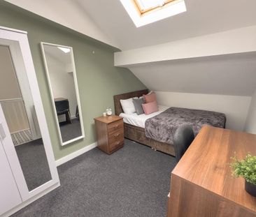 6 bedroom terraced house to rent - Photo 3